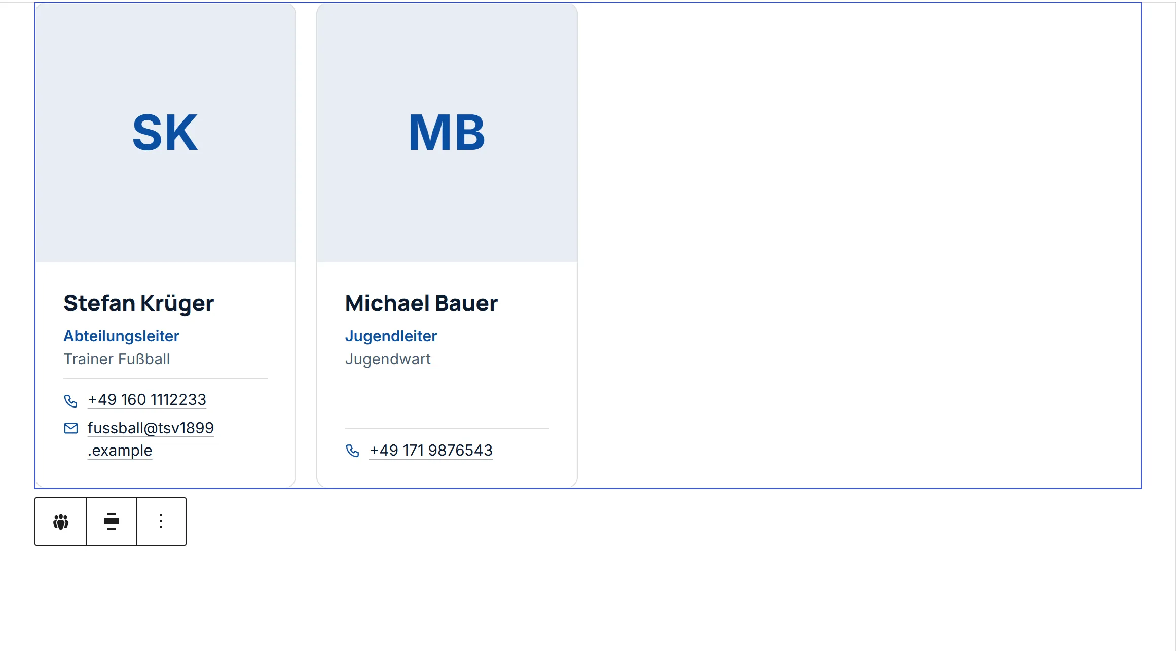 Der Block „Personen“ als Karten im Editor, gefiltert auf die Abteilung „Fußball“. Die Karten zeigen die Personen mit Bild, Name, Rolle und Kontakt.